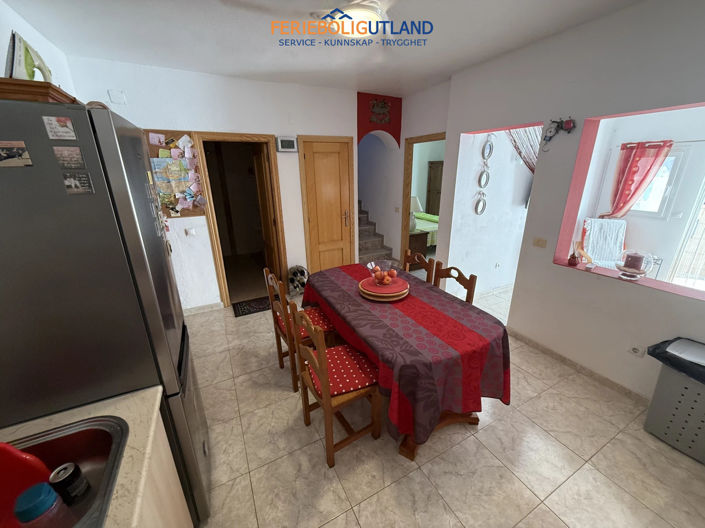 Image No.26-3 Bed Townhouse for sale