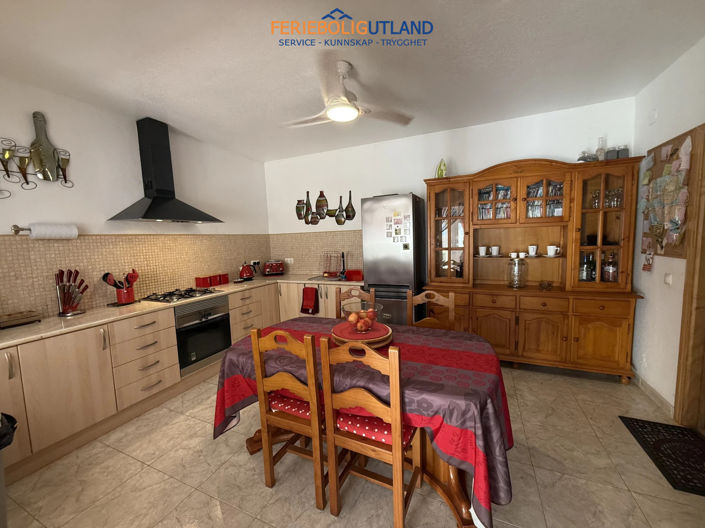 Image No.27-3 Bed Townhouse for sale