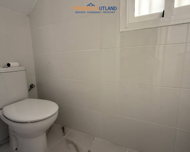 Image No.16-2 Bed Townhouse for sale