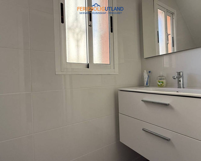 Image No.17-2 Bed Townhouse for sale