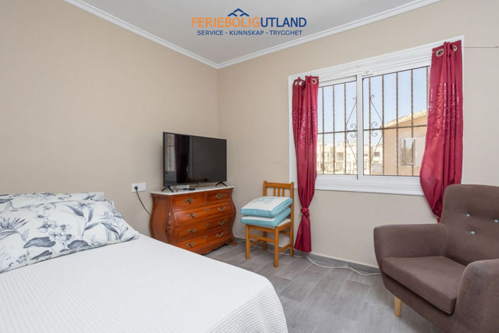 Image No.17-2 Bed Townhouse for sale