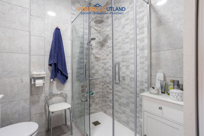 Image No.20-2 Bed Townhouse for sale