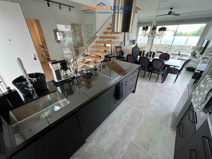 Image No.2-3 Bed Villa for sale