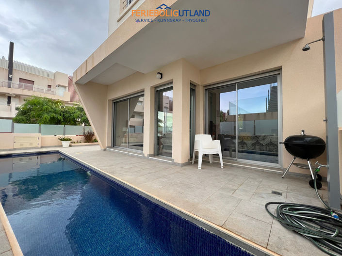 Image No.8-3 Bed Villa for sale