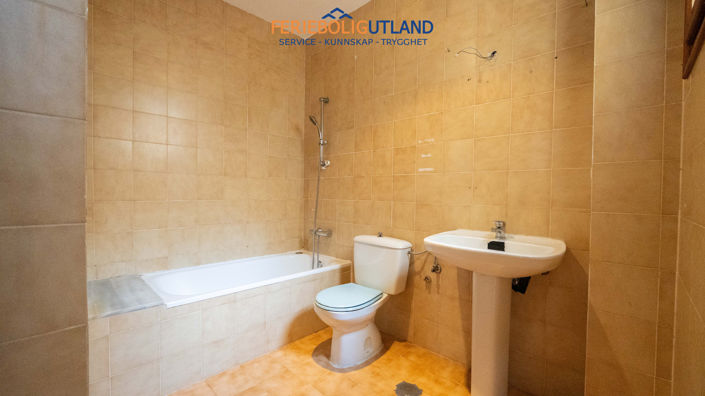 Image No.13-2 Bed Townhouse for sale