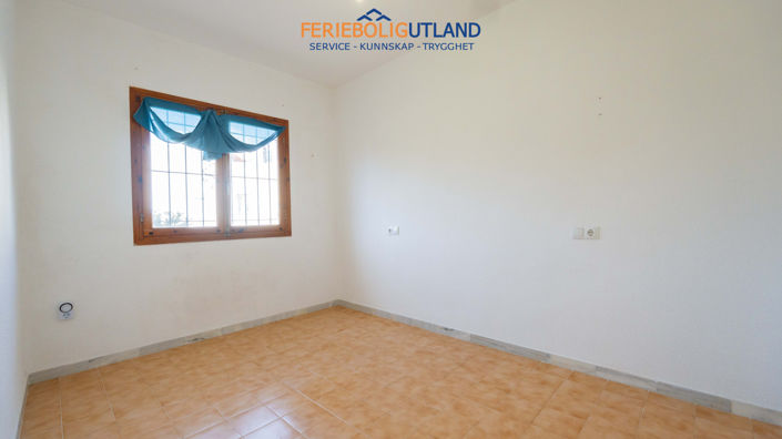 Image No.14-2 Bed Townhouse for sale