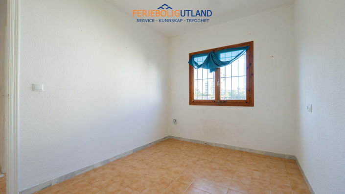 Image No.15-2 Bed Townhouse for sale