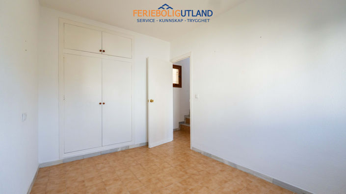 Image No.16-2 Bed Townhouse for sale