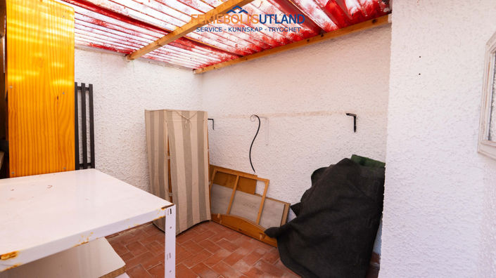 Image No.23-2 Bed Townhouse for sale