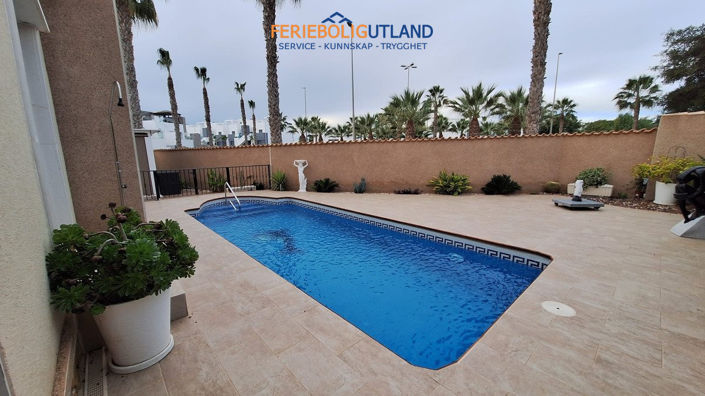 Image No.3-3 Bed Villa for sale