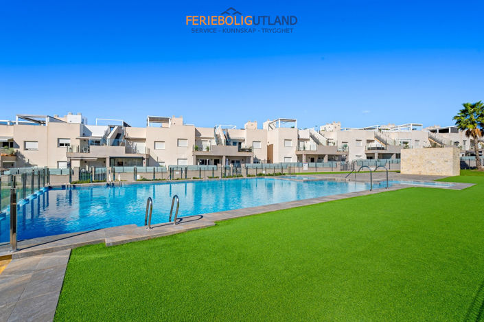 Image No.2-2 Bed Townhouse for sale