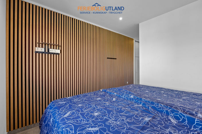 Image No.27-2 Bed Townhouse for sale