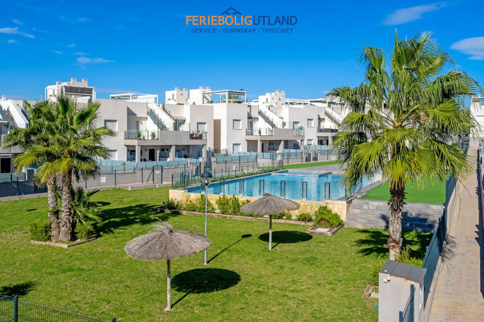 Image No.28-2 Bed Townhouse for sale