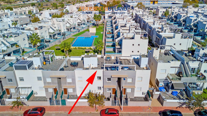 Image No.32-2 Bed Townhouse for sale