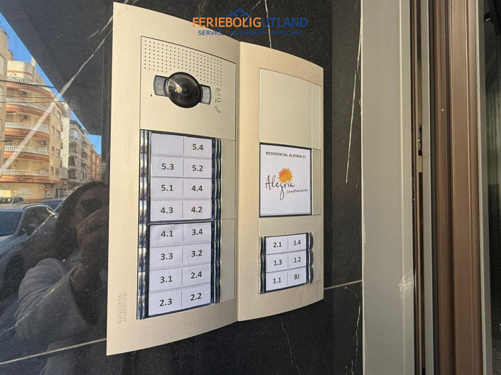 Image No.28-2 Bed Apartment for sale