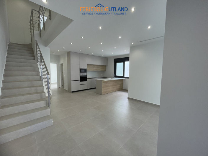 Image No.3-3 Bed Villa for sale