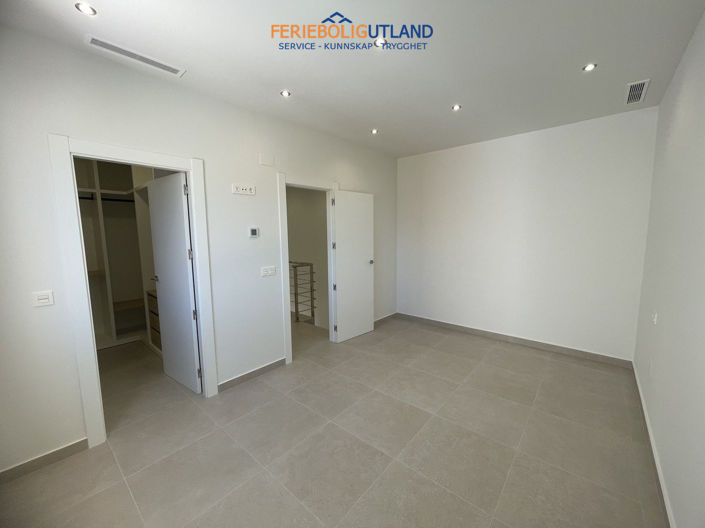 Image No.39-3 Bed Villa for sale