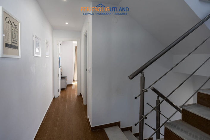 Image No.11-3 Bed Townhouse for sale