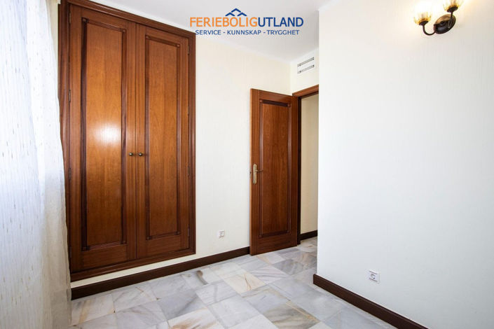 Image No.27-3 Bed Apartment for sale