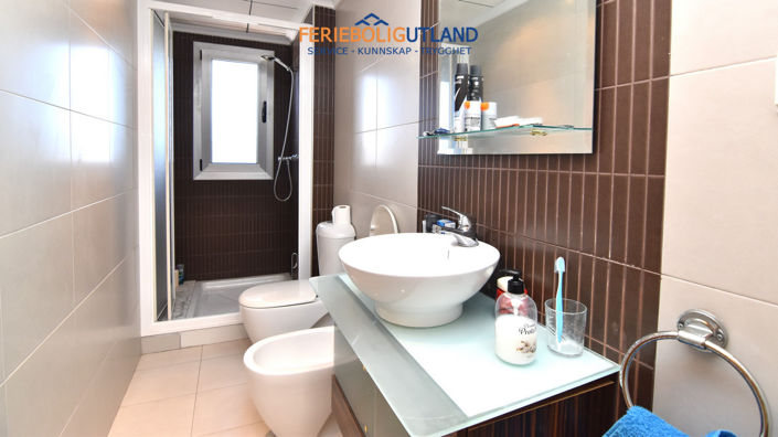 Image No.8-3 Bed Townhouse for sale