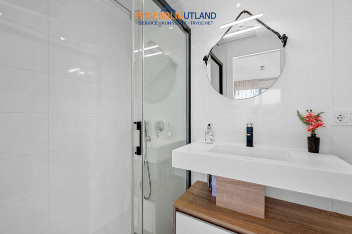 Image No.13-3 Bed Townhouse for sale