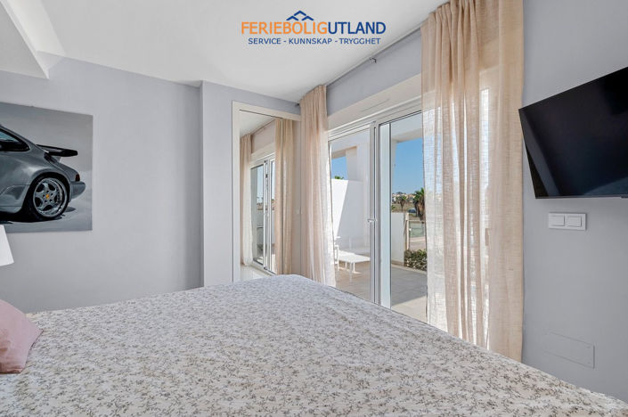 Image No.18-3 Bed Townhouse for sale