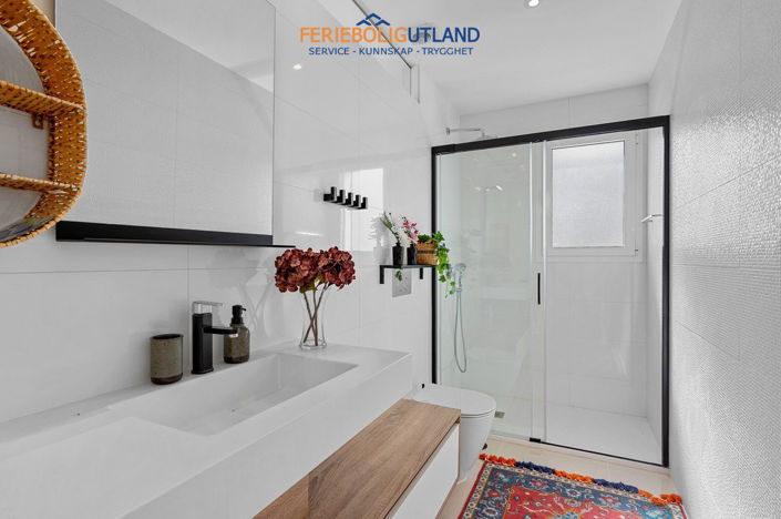 Image No.21-3 Bed Townhouse for sale