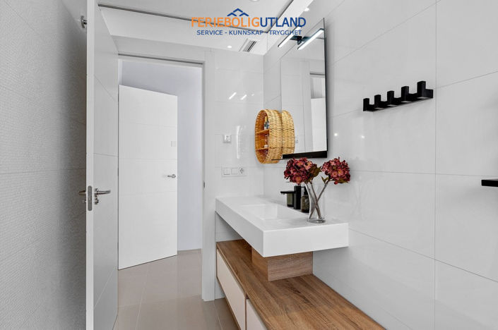 Image No.22-3 Bed Townhouse for sale