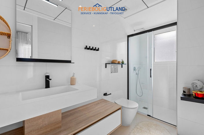 Image No.28-3 Bed Townhouse for sale