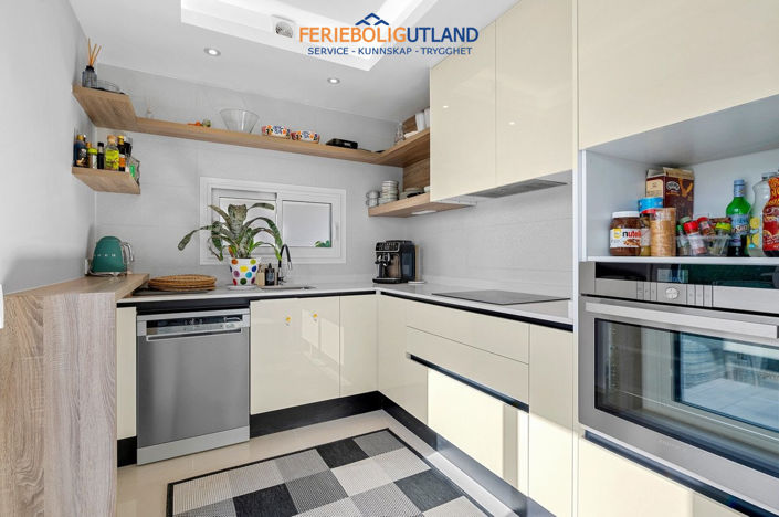 Image No.9-3 Bed Townhouse for sale