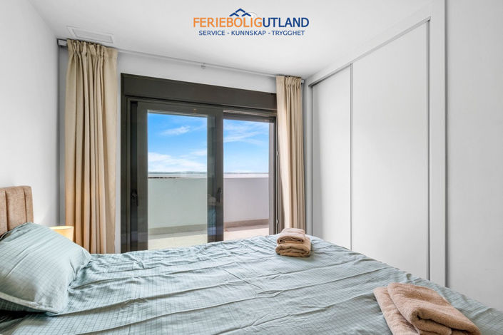 Image No.18-3 Bed Apartment for sale