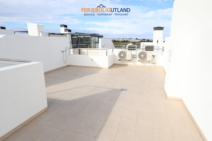 Image No.20-3 Bed Townhouse for sale