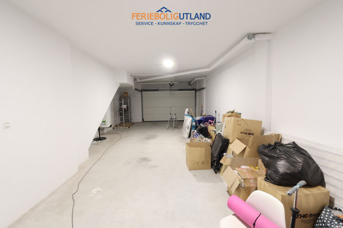 Image No.21-3 Bed Townhouse for sale