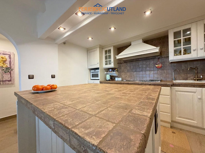 Image No.15-3 Bed Apartment for sale