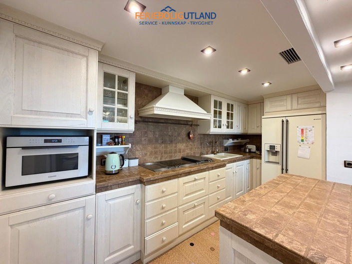 Image No.17-3 Bed Apartment for sale