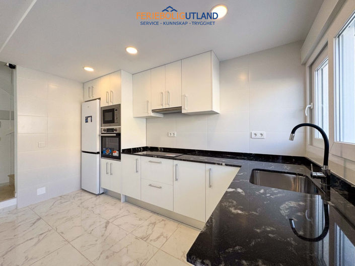 Image No.21-3 Bed Townhouse for sale