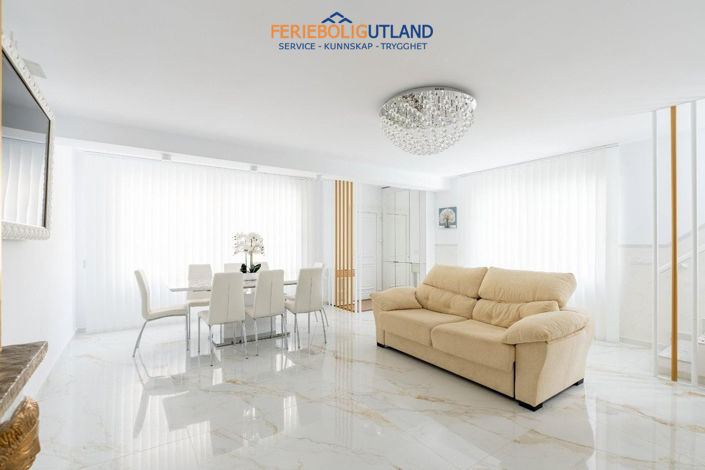 Image No.15-4 Bed Townhouse for sale