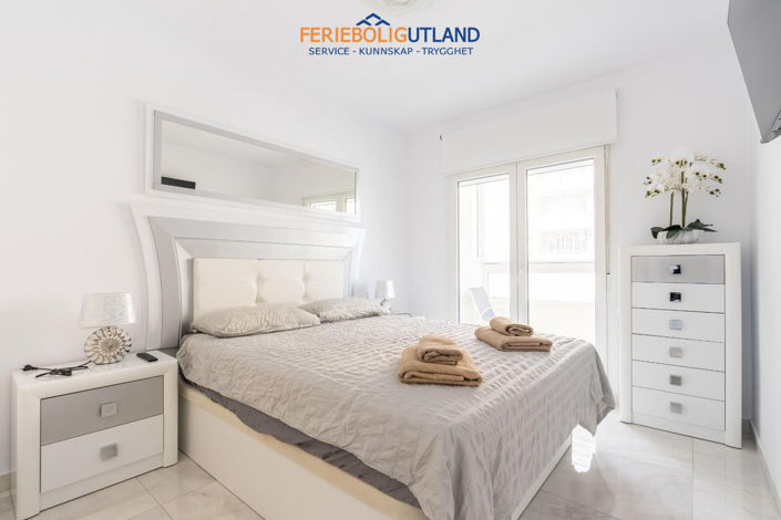 Image No.18-4 Bed Townhouse for sale