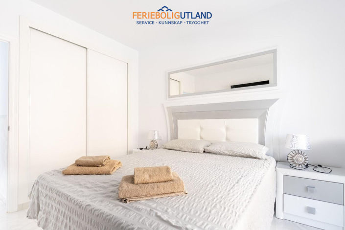 Image No.20-4 Bed Townhouse for sale