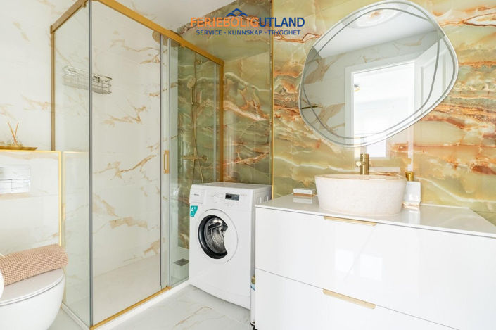 Image No.21-4 Bed Townhouse for sale