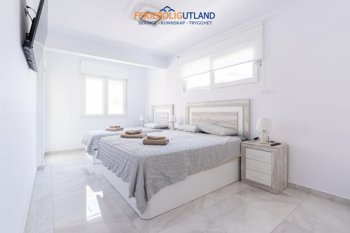 Image No.23-4 Bed Townhouse for sale