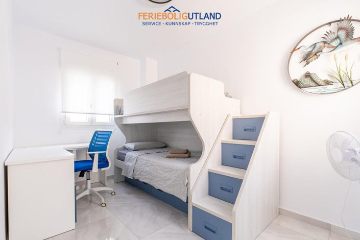 Image No.25-4 Bed Townhouse for sale