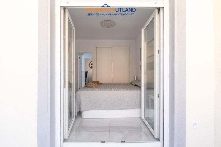 Image No.28-4 Bed Townhouse for sale