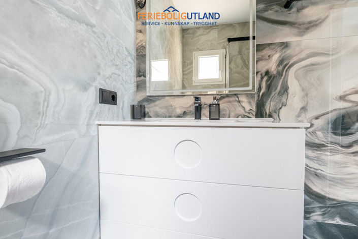 Image No.31-4 Bed Townhouse for sale