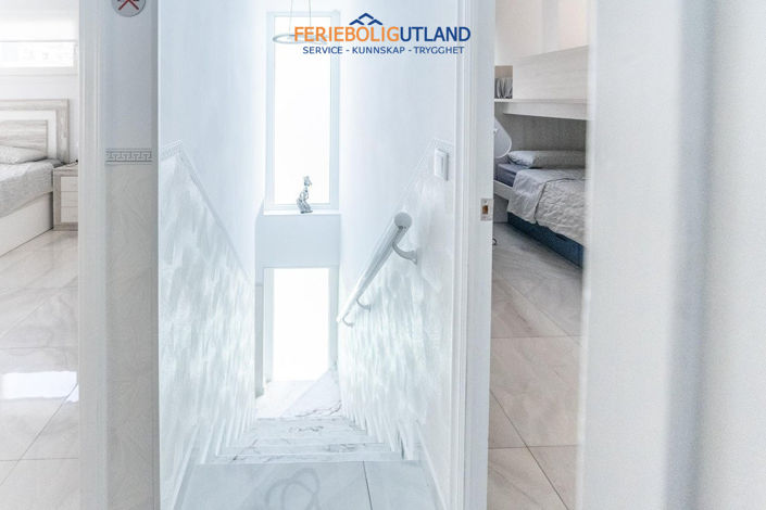 Image No.33-4 Bed Townhouse for sale