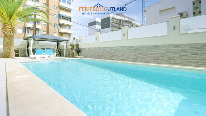 Image No.47-4 Bed Townhouse for sale