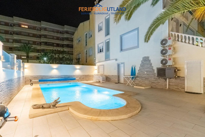 Image No.7-4 Bed Townhouse for sale