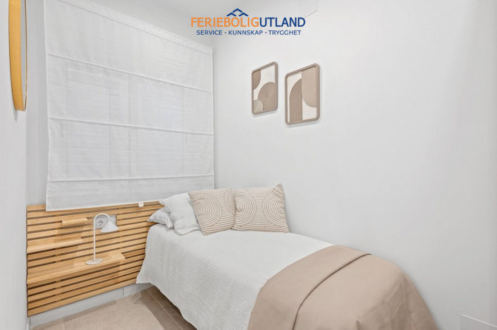 Image No.13-2 Bed Townhouse for sale