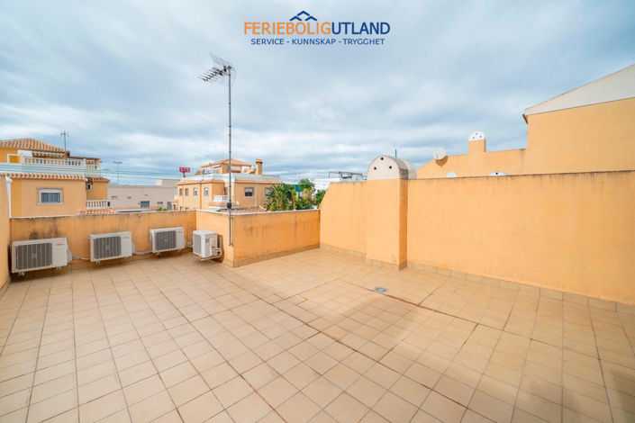 Image No.28-2 Bed Townhouse for sale