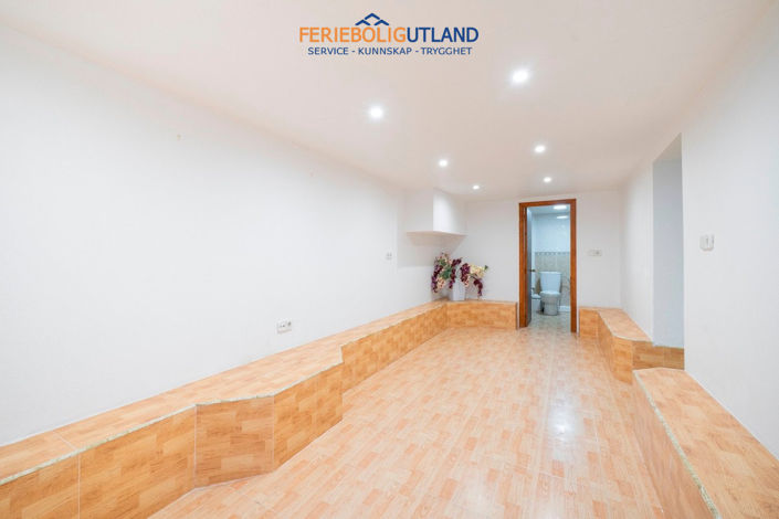 Image No.38-2 Bed Townhouse for sale